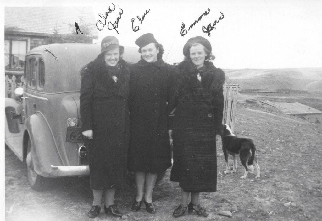 Jans, Alma and Emma with Elma Ohlhausen